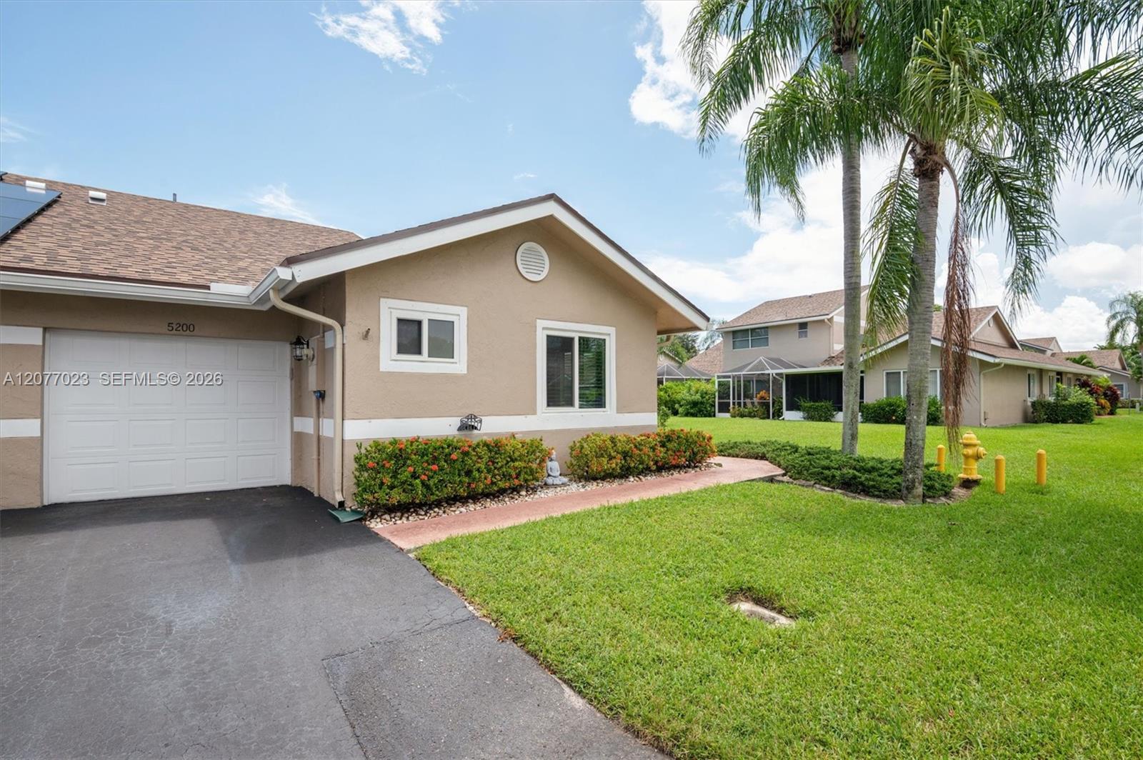 5200 W Lakes Dr, Deerfield Beach FL 33442