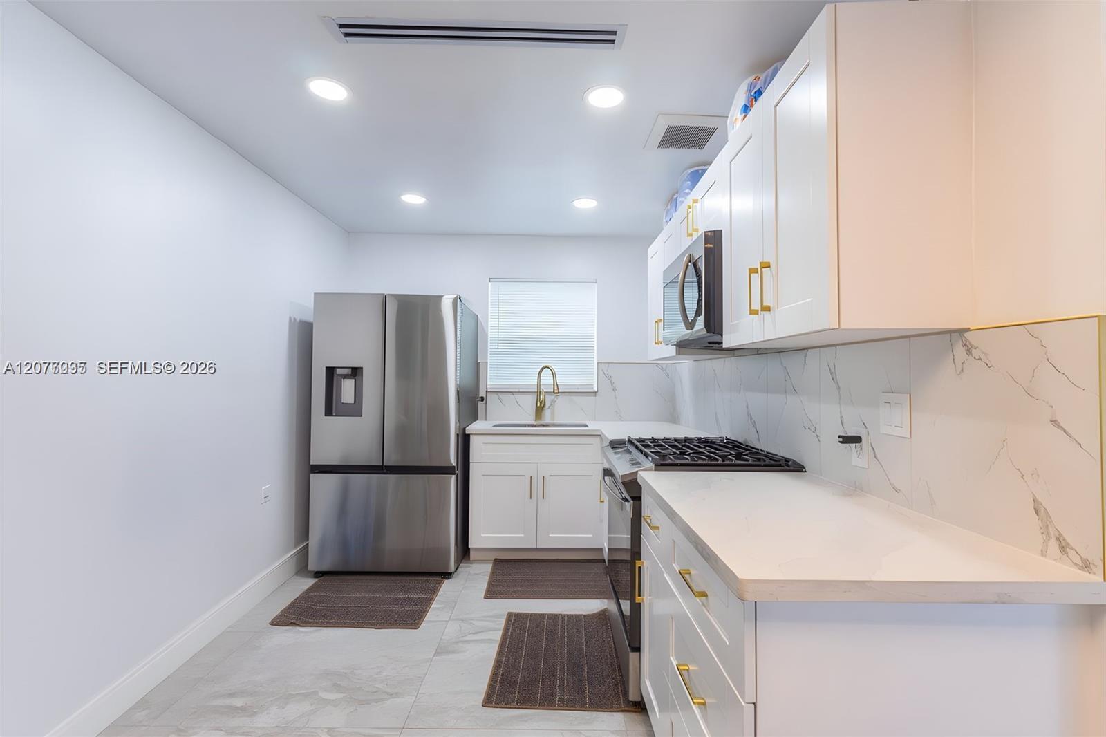 233 W 39th Pl # 0, Hialeah FL 33012