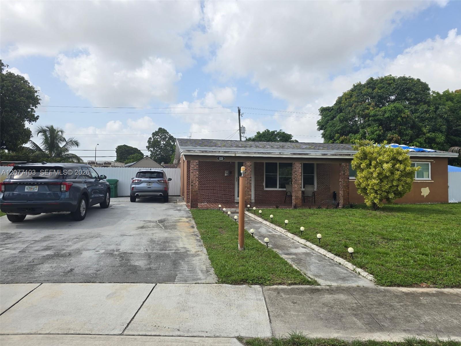 1225 NW 192nd St, Miami Gardens FL 33169