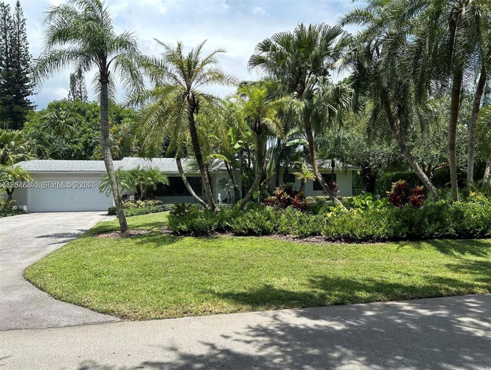 7415 SW 117th St, Pinecrest FL 33156