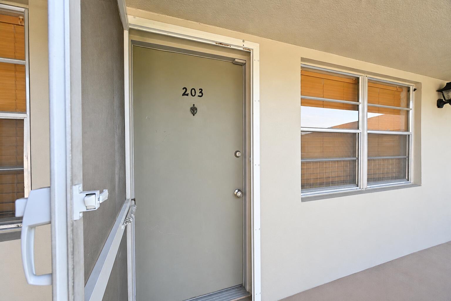27 LAKE VISTA Trail # 203, Port St. Lucie FL 34952