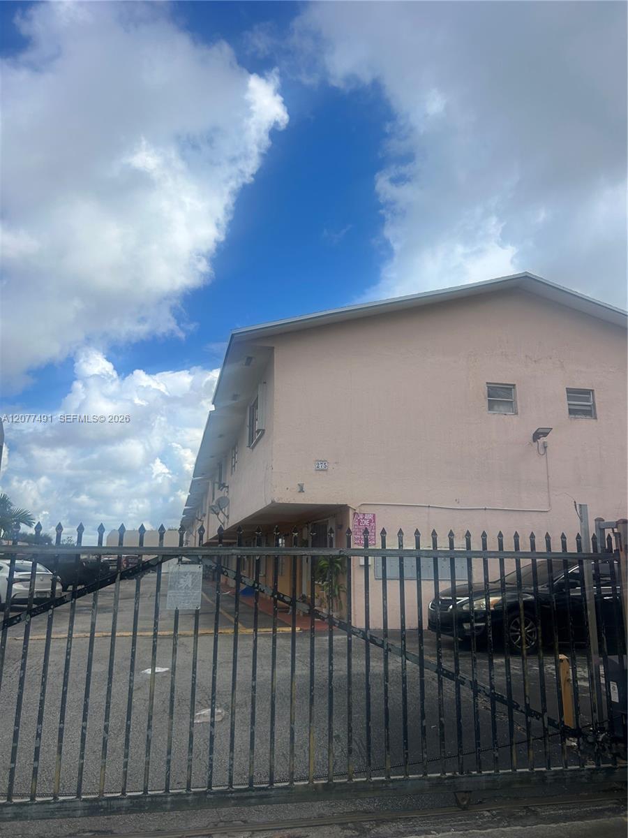 275 W 68th St # 103, Hialeah FL 33014