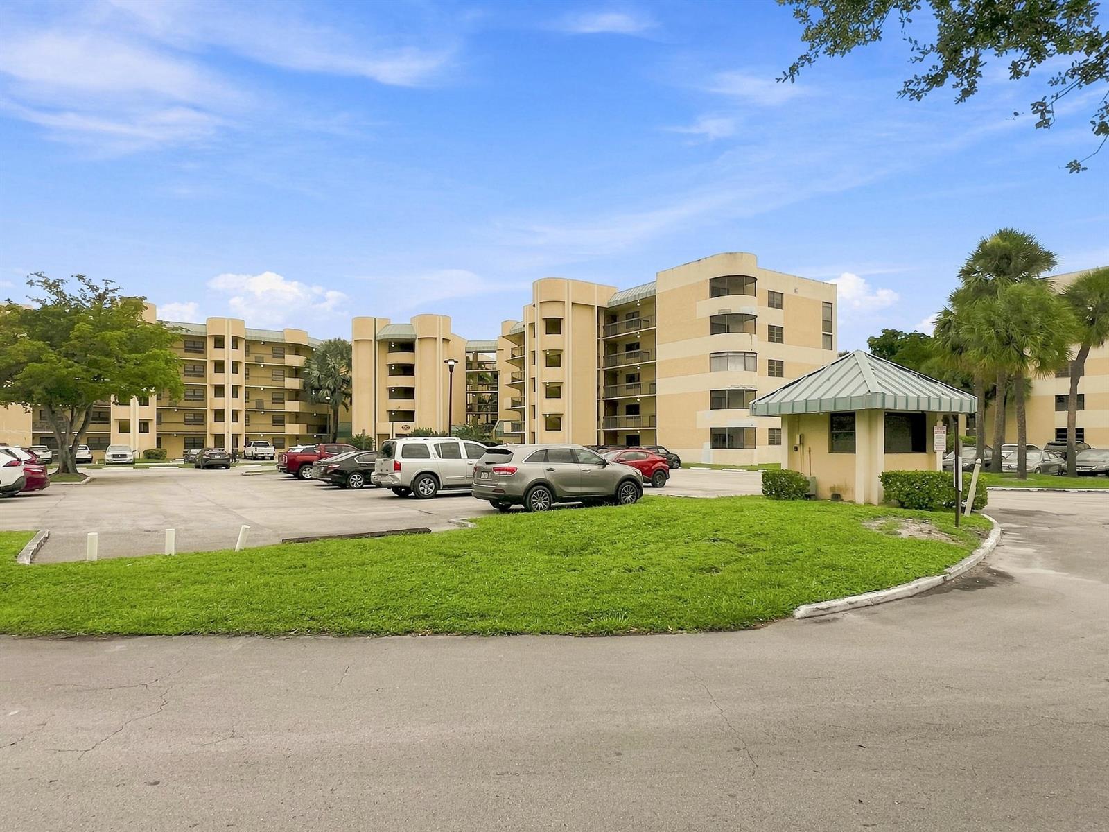 6575 W Oakland Park Boulevard # 101, Lauderhill FL 33313