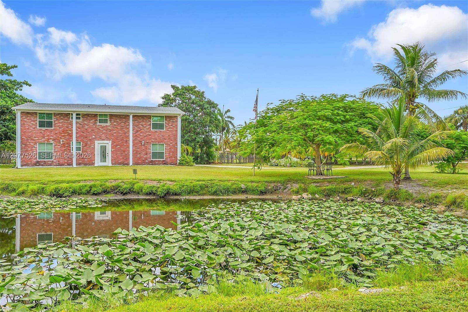 1201 Old Hiatus Rd, Plantation FL 33323