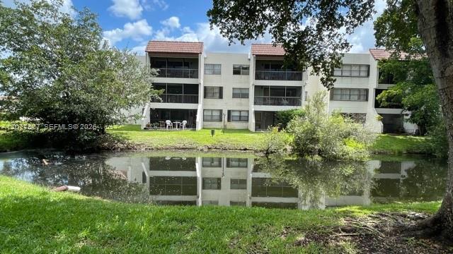 100 Lakeview Dr # 103, Weston FL 33326
