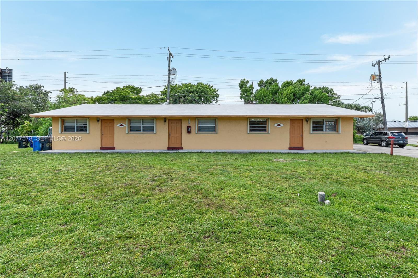 5926 SW 27th St # B, West Park FL 33023