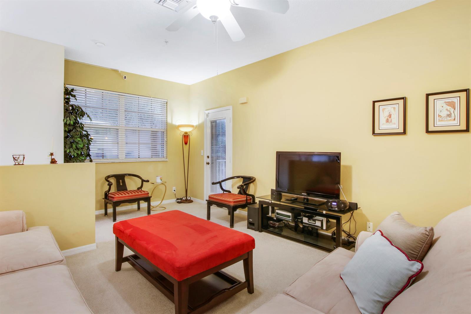 108 LIGHTHOUSE Circle # B, Tequesta FL 33469