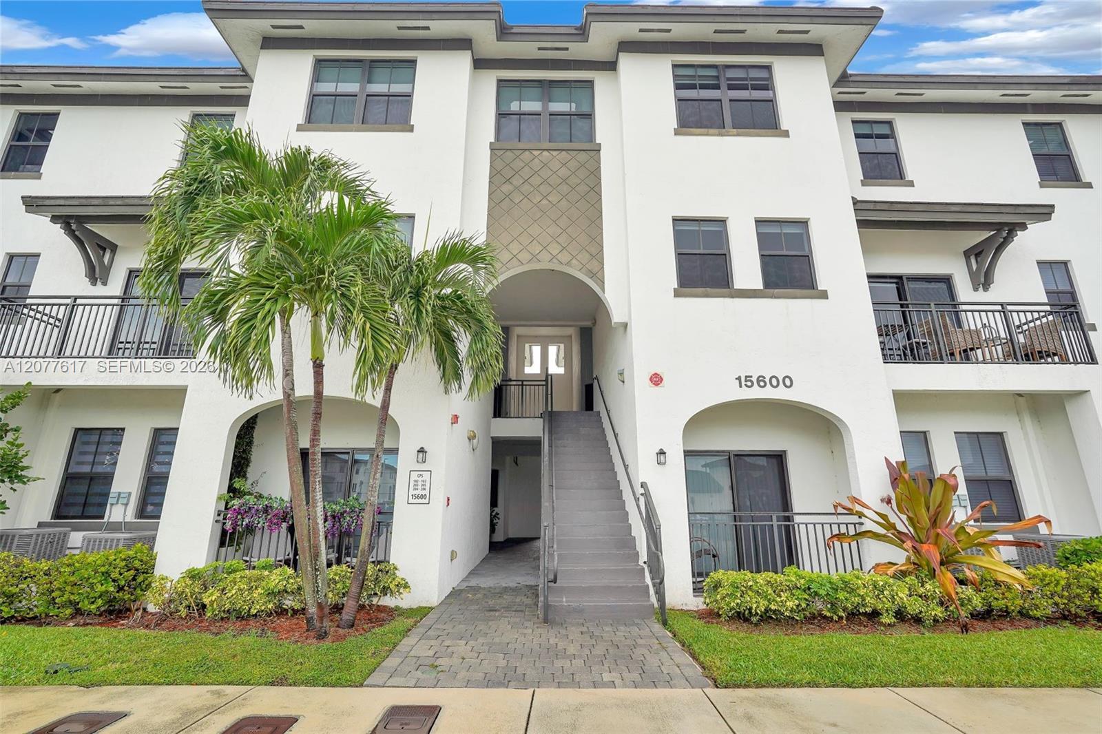 15600 SW 136th St # 102, Miami FL 33196