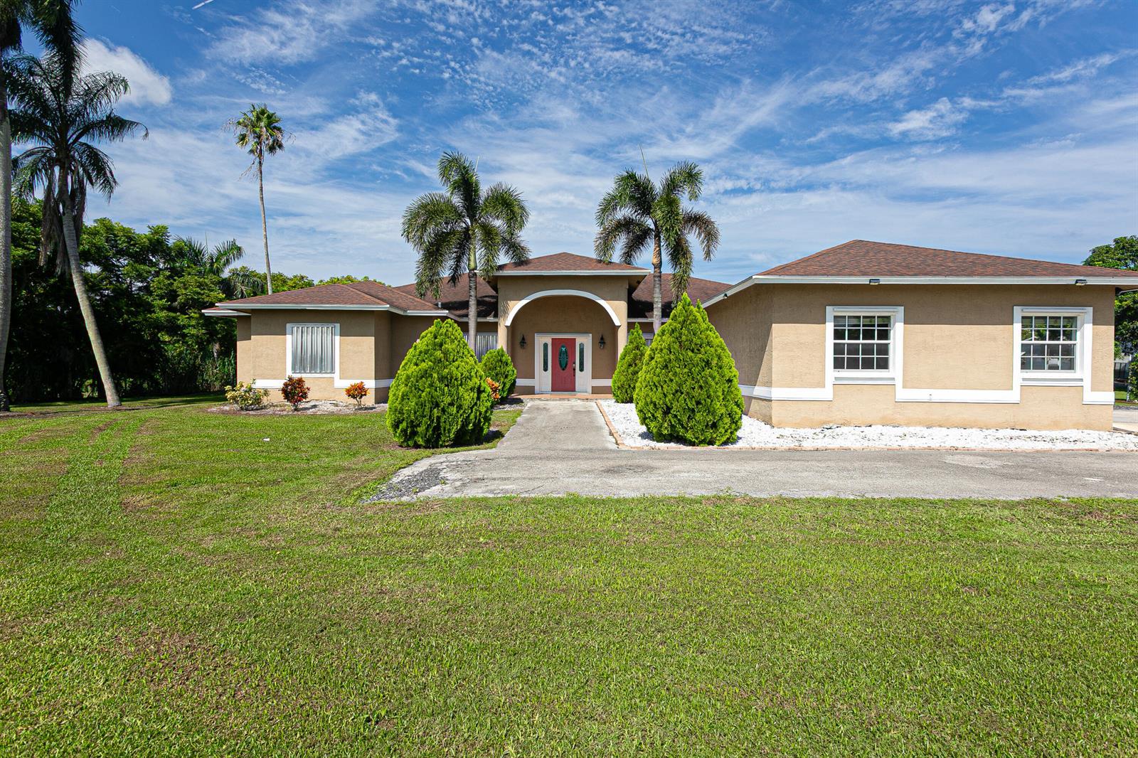 173 S Greenstar Avenue, Pahokee FL 33476