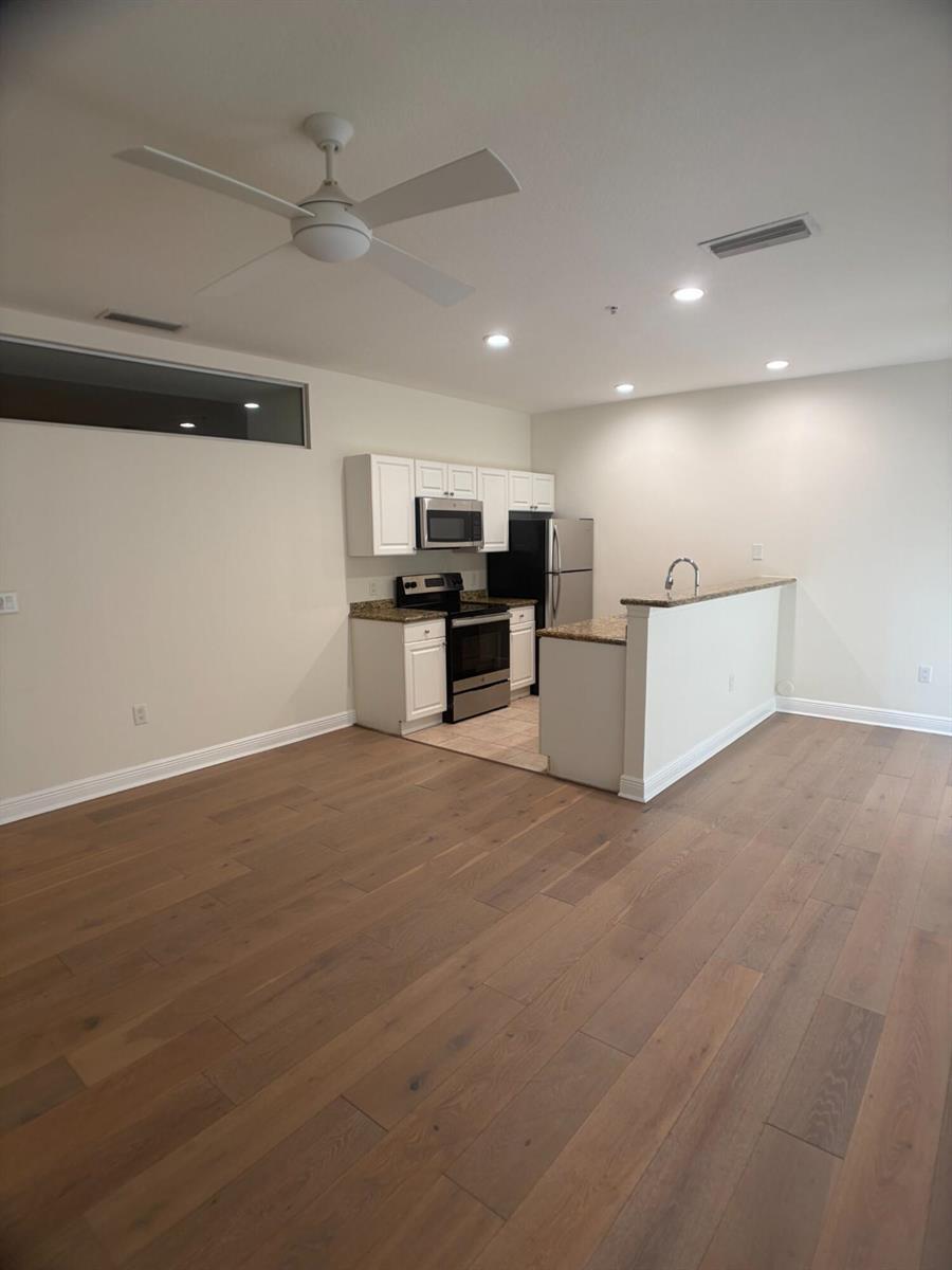 150 SE 3RD Avenue # 13, Miami FL 33131