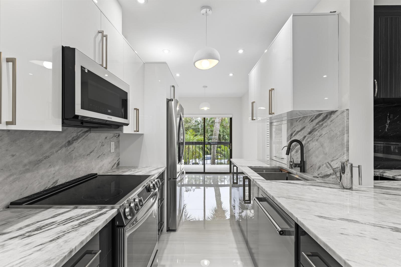 11311 POND VIEW Drive # C203, Wellington FL 33414