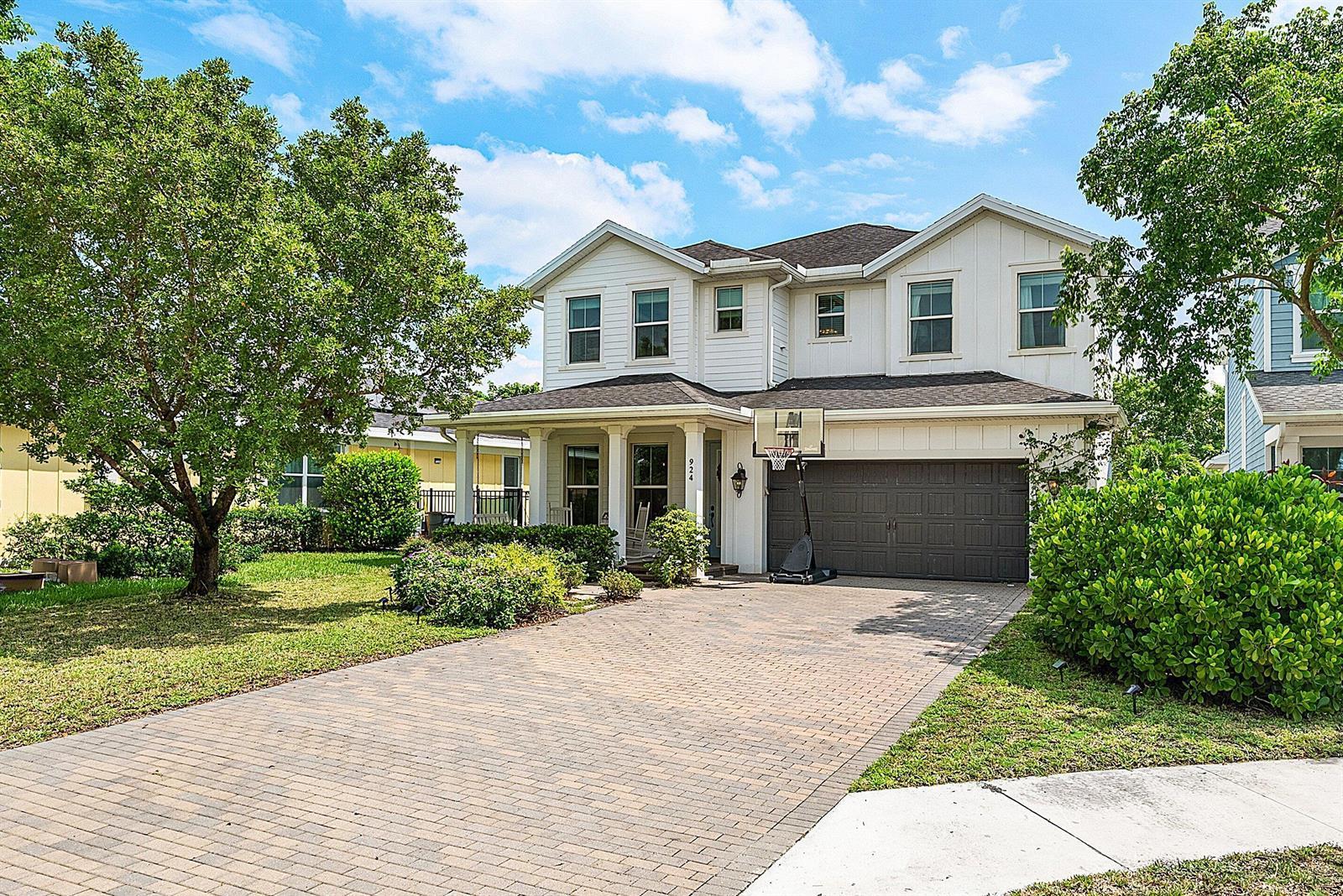 924 DEER HAVEN Drive, FL 33470