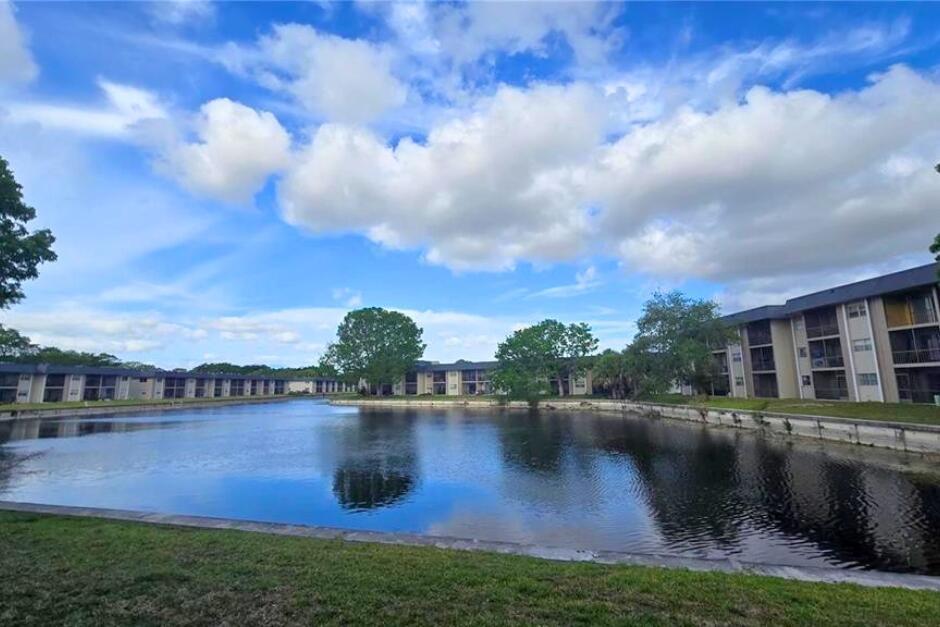 7801 Colony Circle S # 106, Tamarac FL 33321
