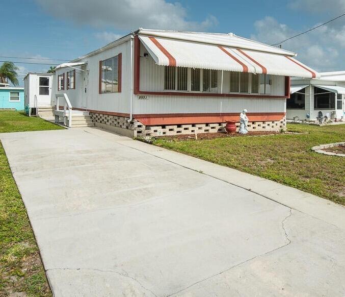 8933 CYPRESS Street, Boynton Beach FL 33436