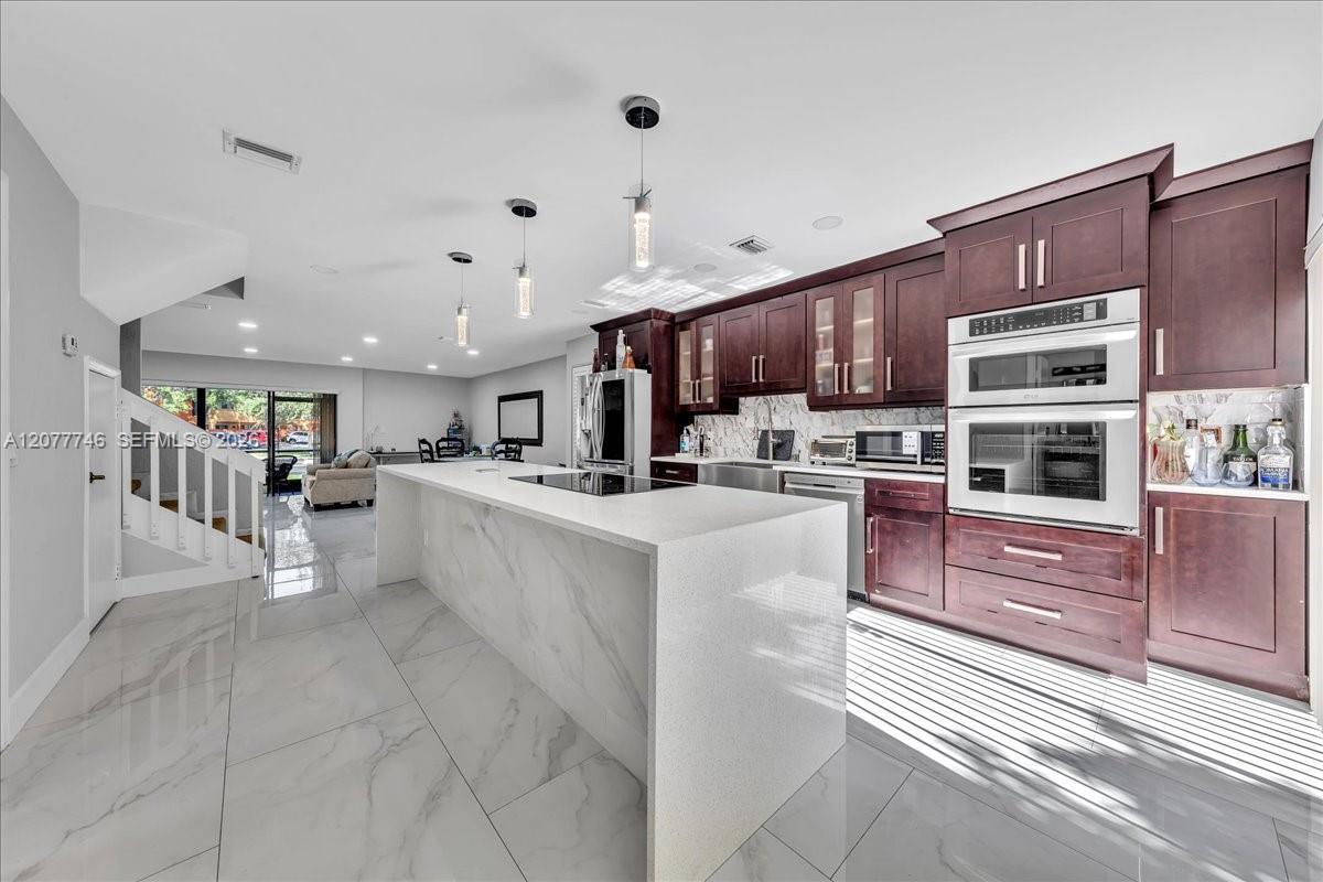 4543 NW 90th Ave, Sunrise FL 33351