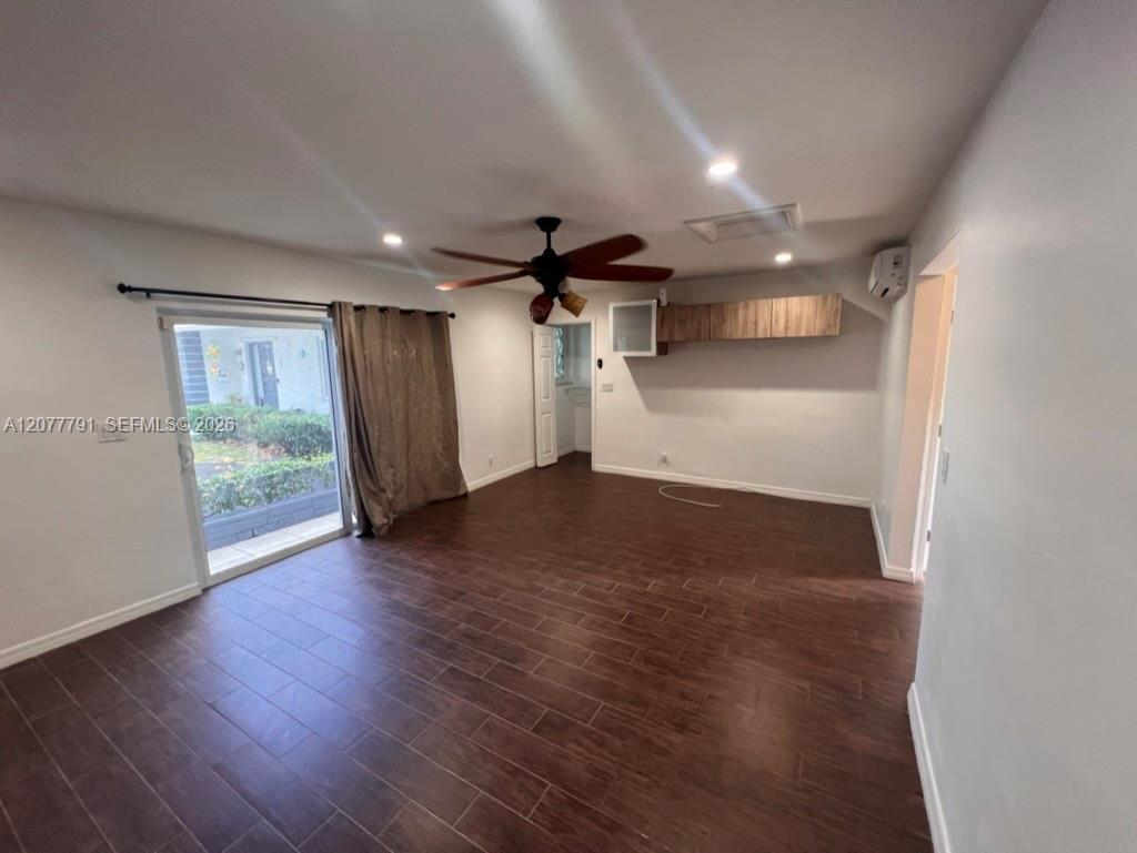4912 Van Buren St # B, Hollywood FL 33021
