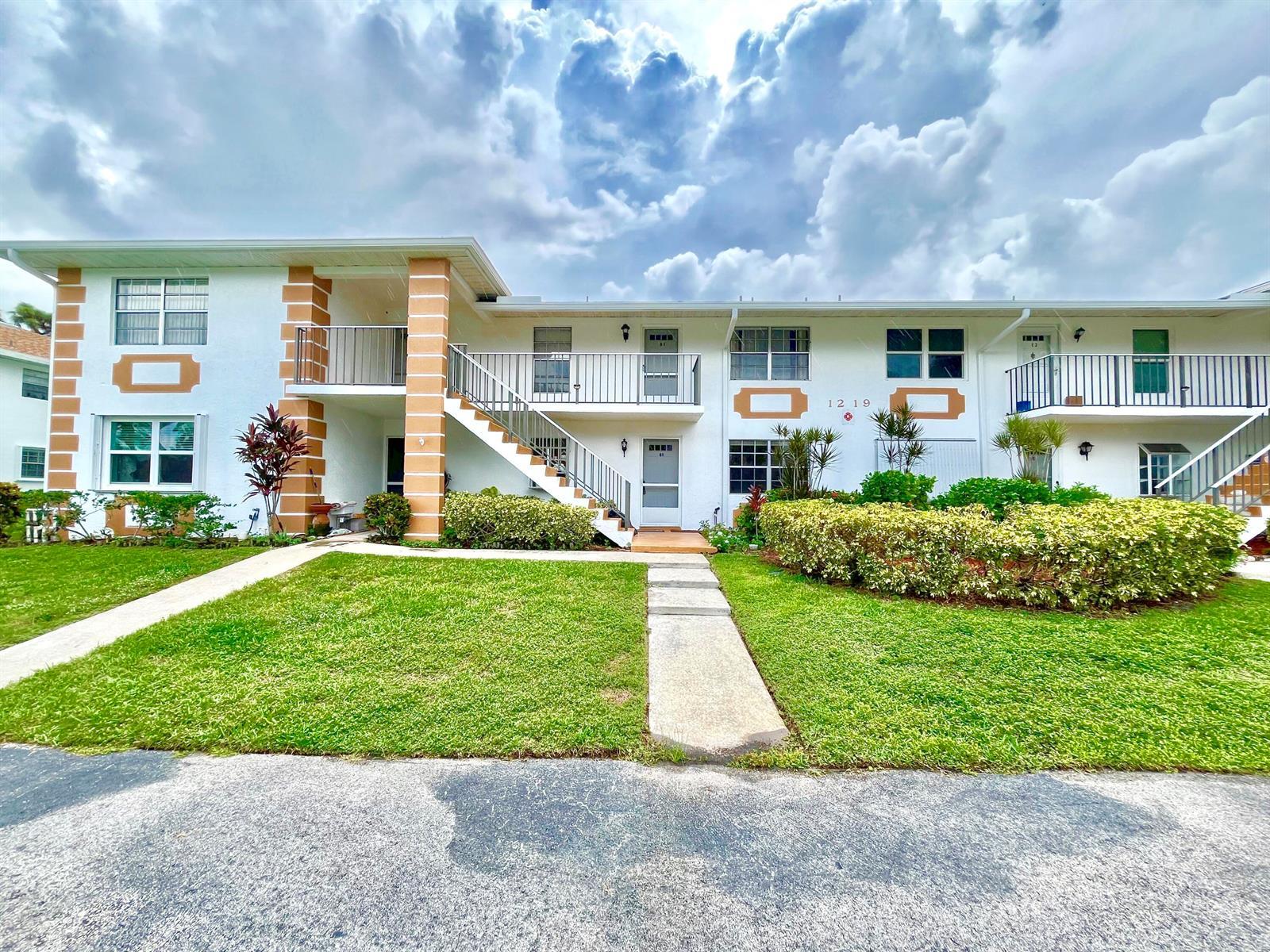 1219 S LAKES END Drive # B1, Fort Pierce FL 34982