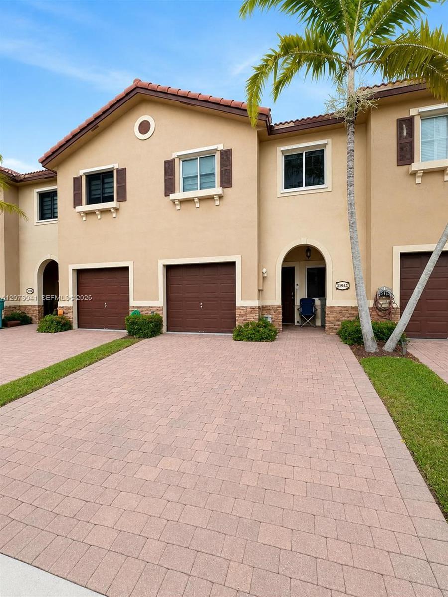21943 SW 88th Path, Cutler Bay FL 33190