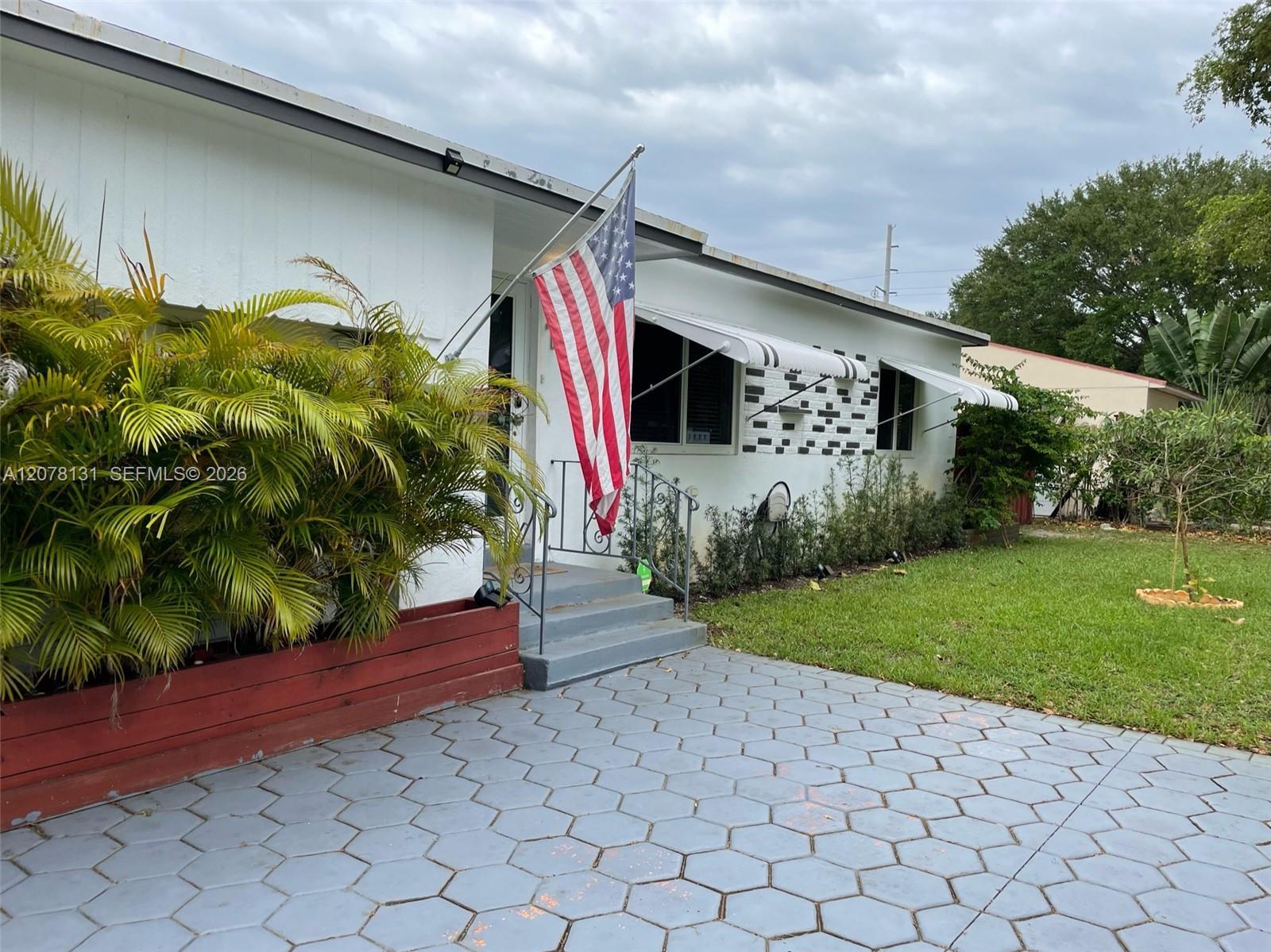 1545 NE 138th St, North Miami FL 33161