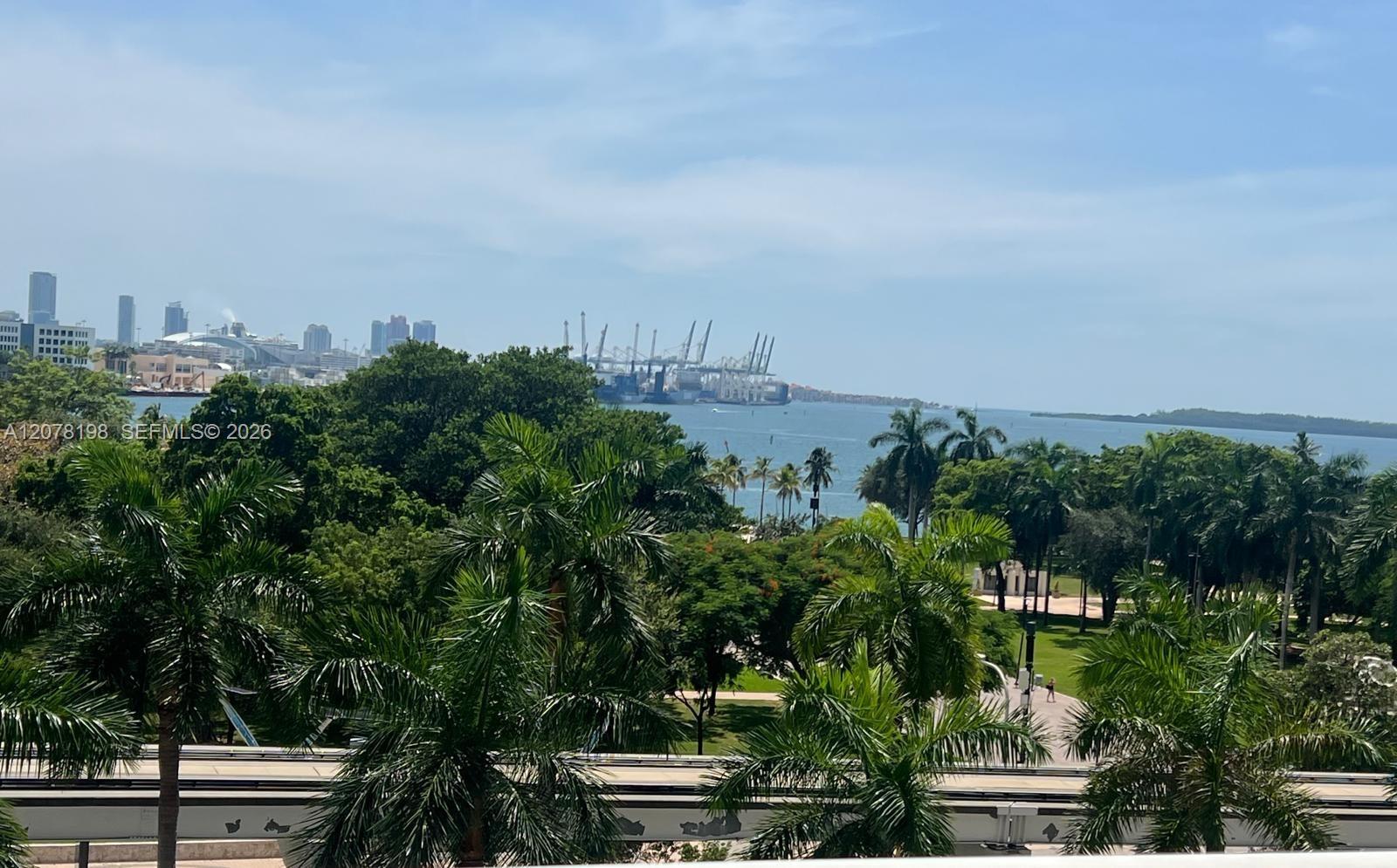 50 Biscayne Blvd # 606, Miami FL 33132