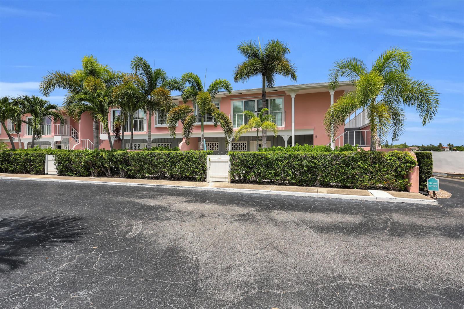 475 Tequesta Drive # 16, Tequesta FL 33469