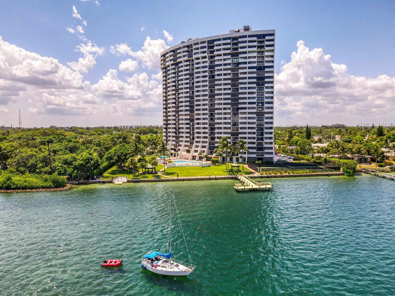 5200 N Flagler Drive # 1106, West Palm Beach FL 33407