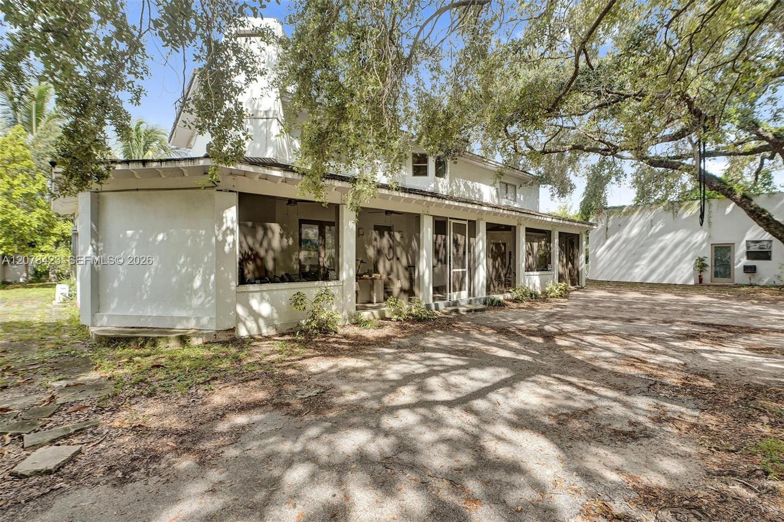 937 NE 171st St, Miami FL 33162