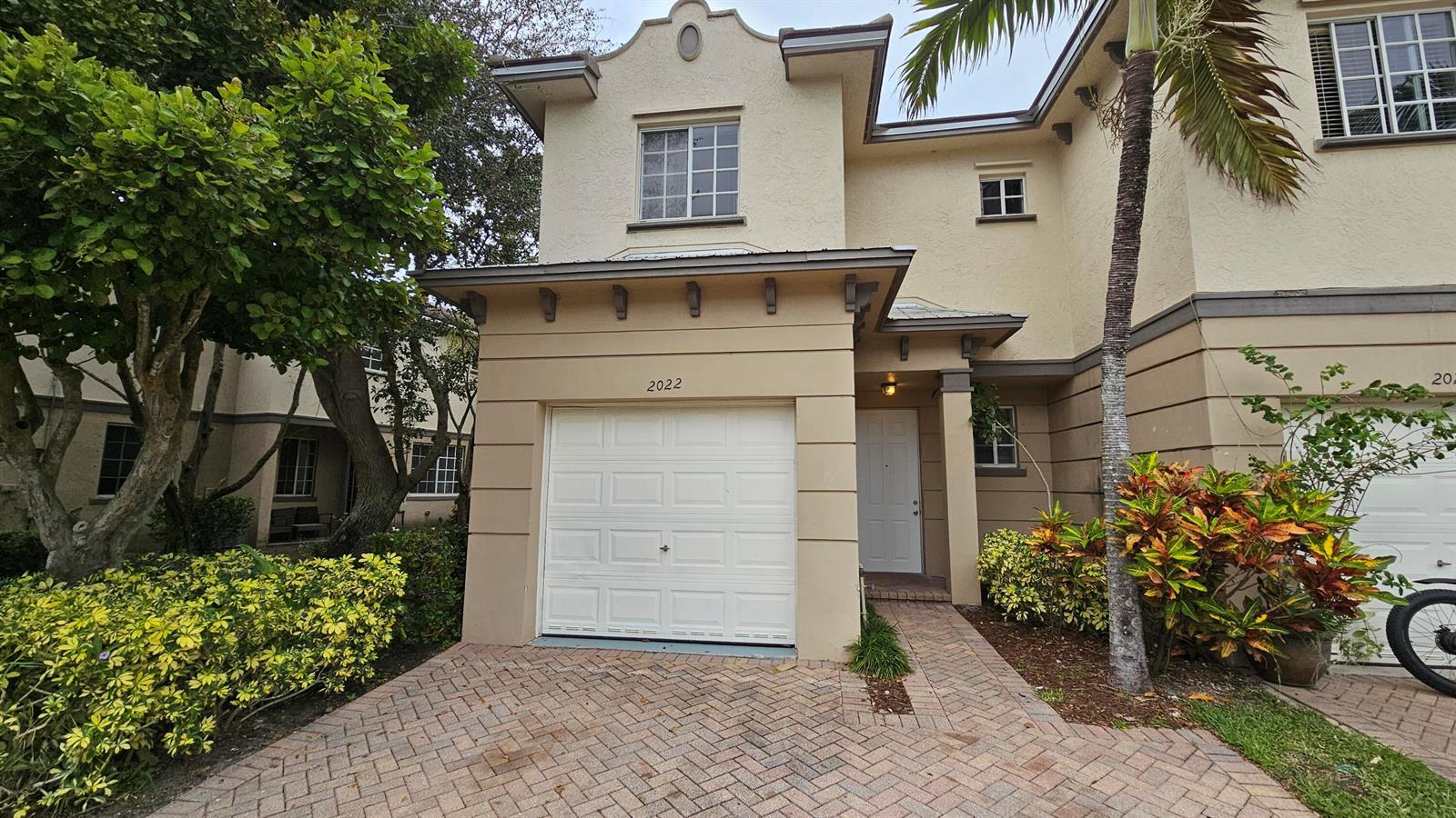 2022 ISLAND Drive, Riviera Beach FL 33404