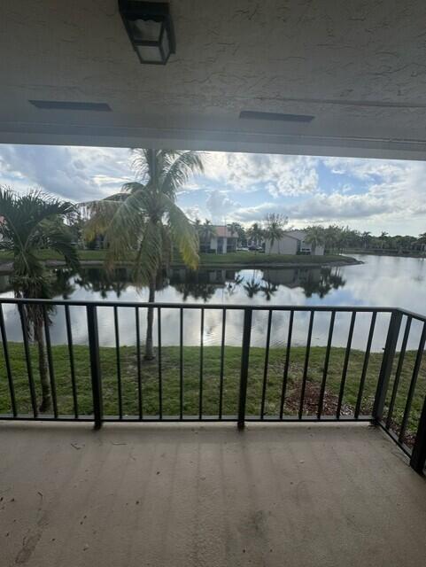 1495 LAKE CRYSTAL Drive # G, West Palm Beach FL 33411