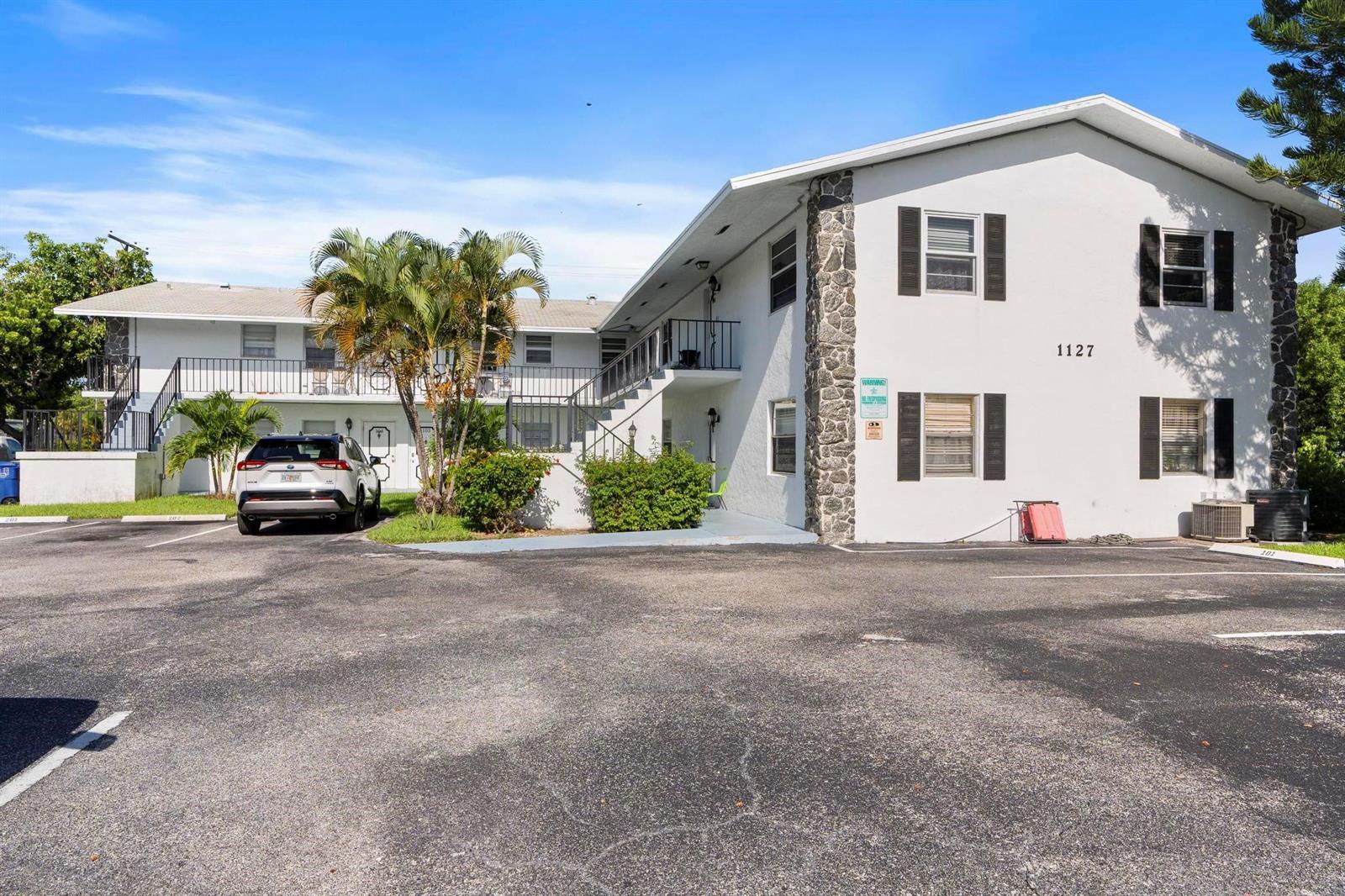 1127 S FEDERAL Highway # 103, FL 33460