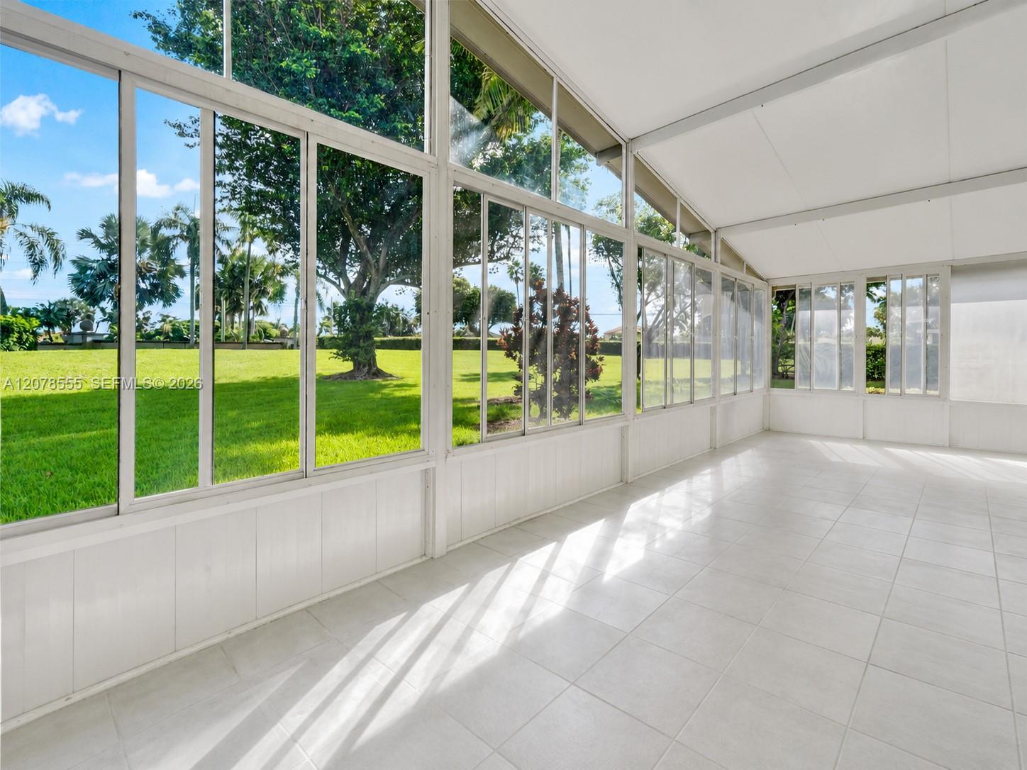 527 SE 27th Dr, Homestead FL 33033