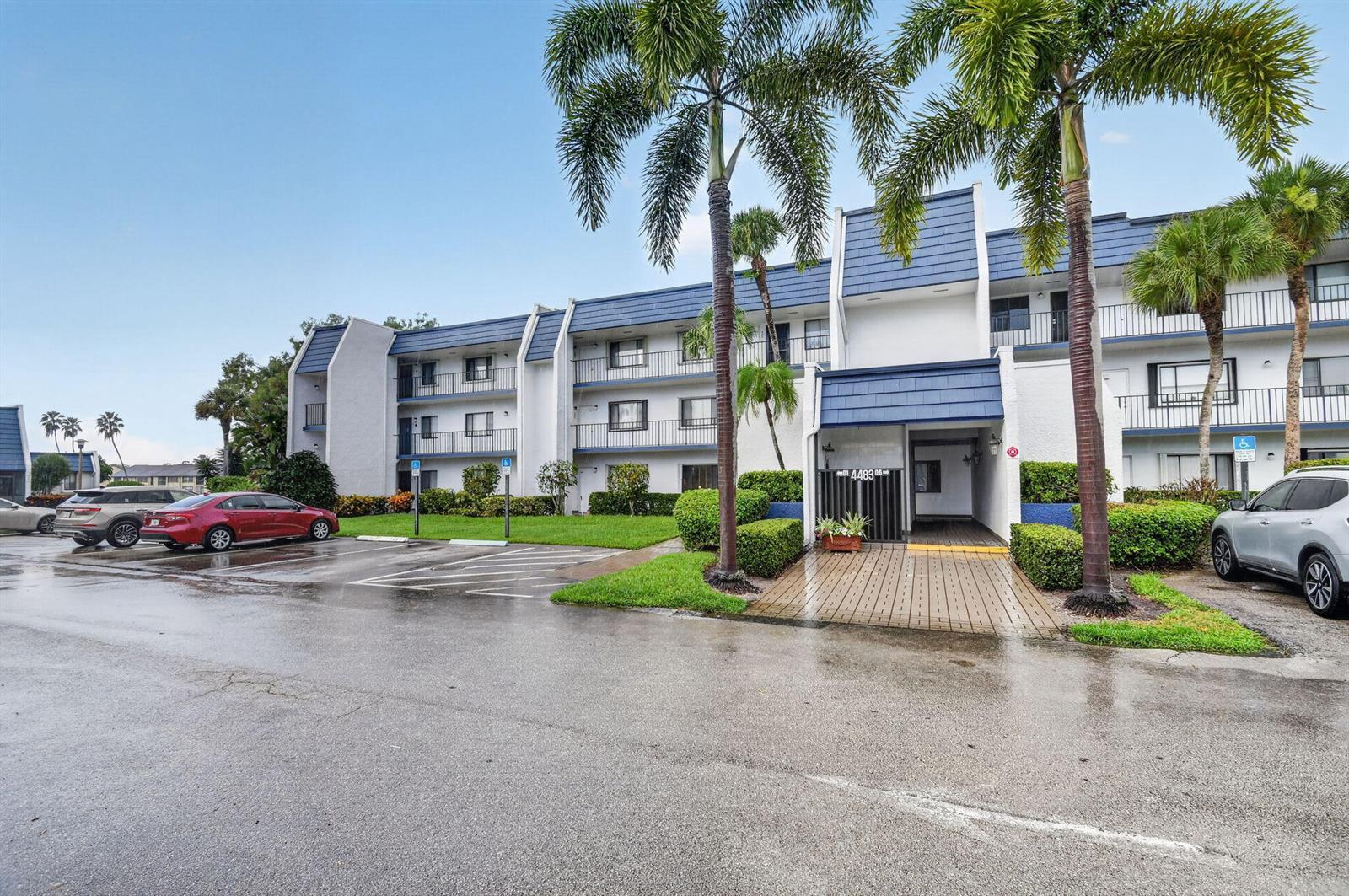 4483 LUXEMBURG Court # 103, Lake Worth FL 33467