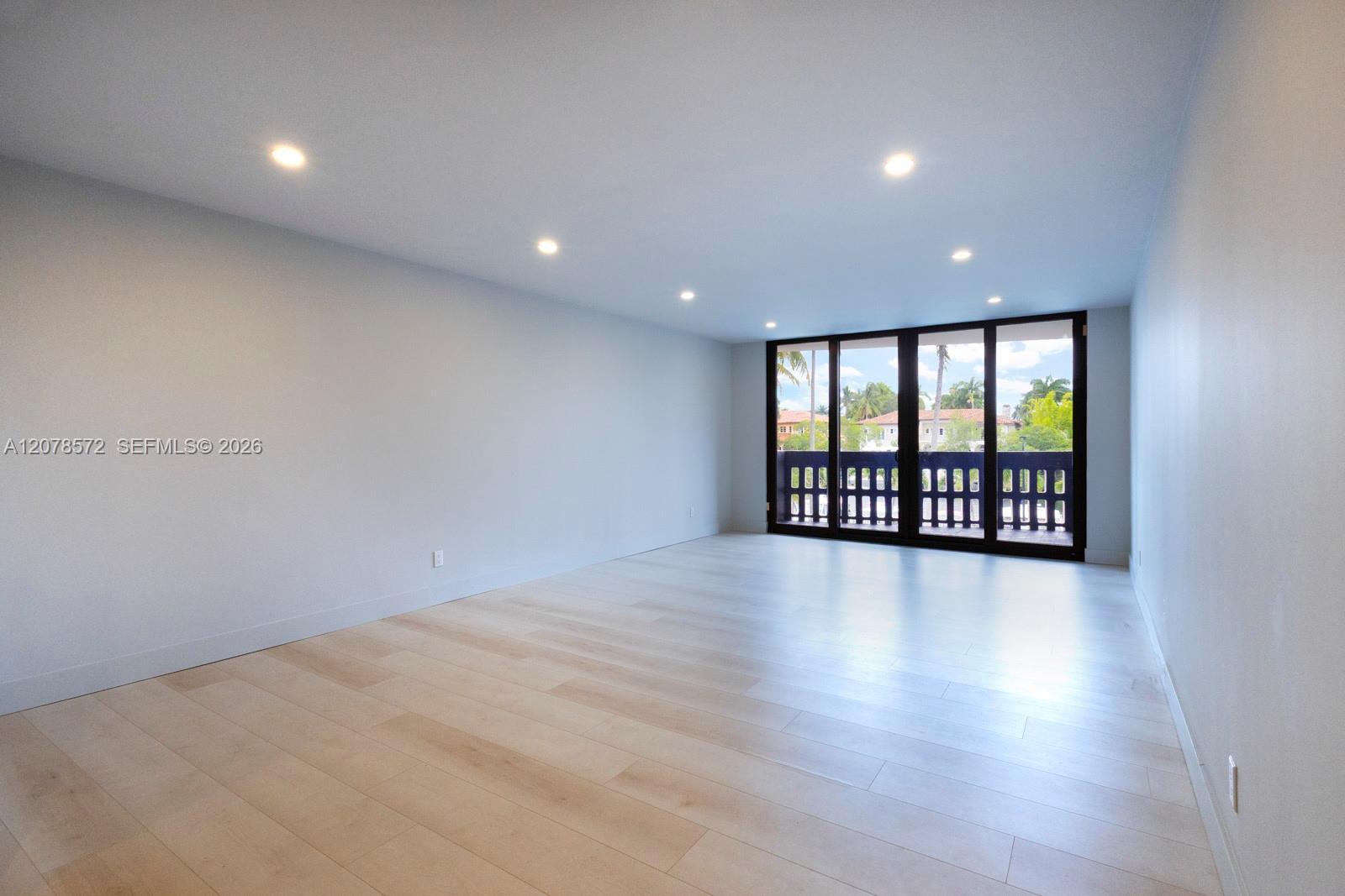 90 Edgewater Dr # 224, Coral Gables FL 33133