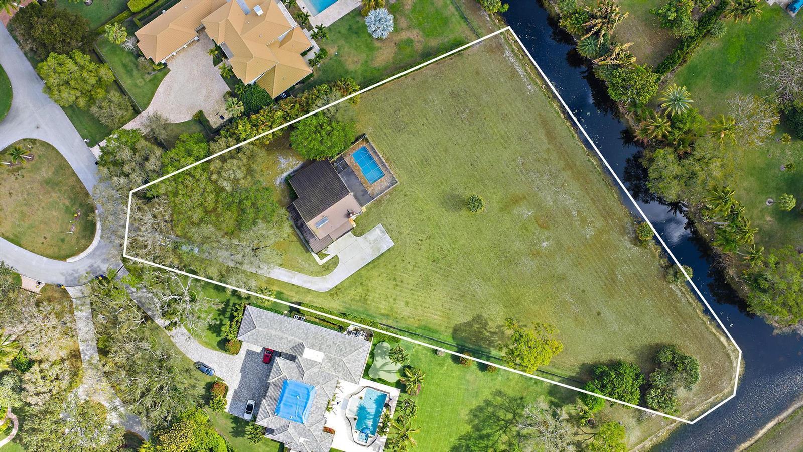 8090 Native Dancer Road E, Palm Beach Gardens FL 33418