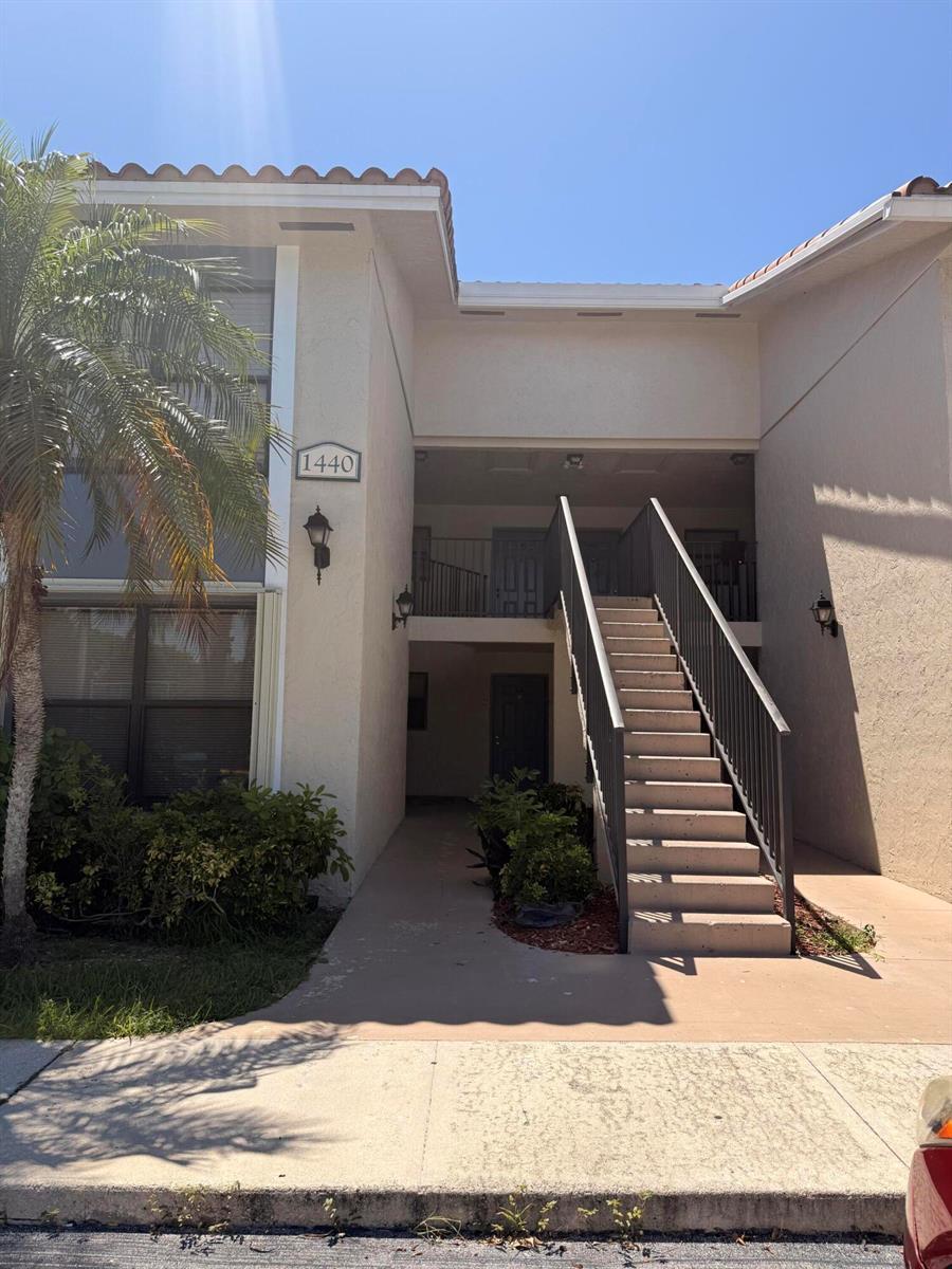 1440 LAKE CRYSTAL Drive # H, West Palm Beach FL 33411