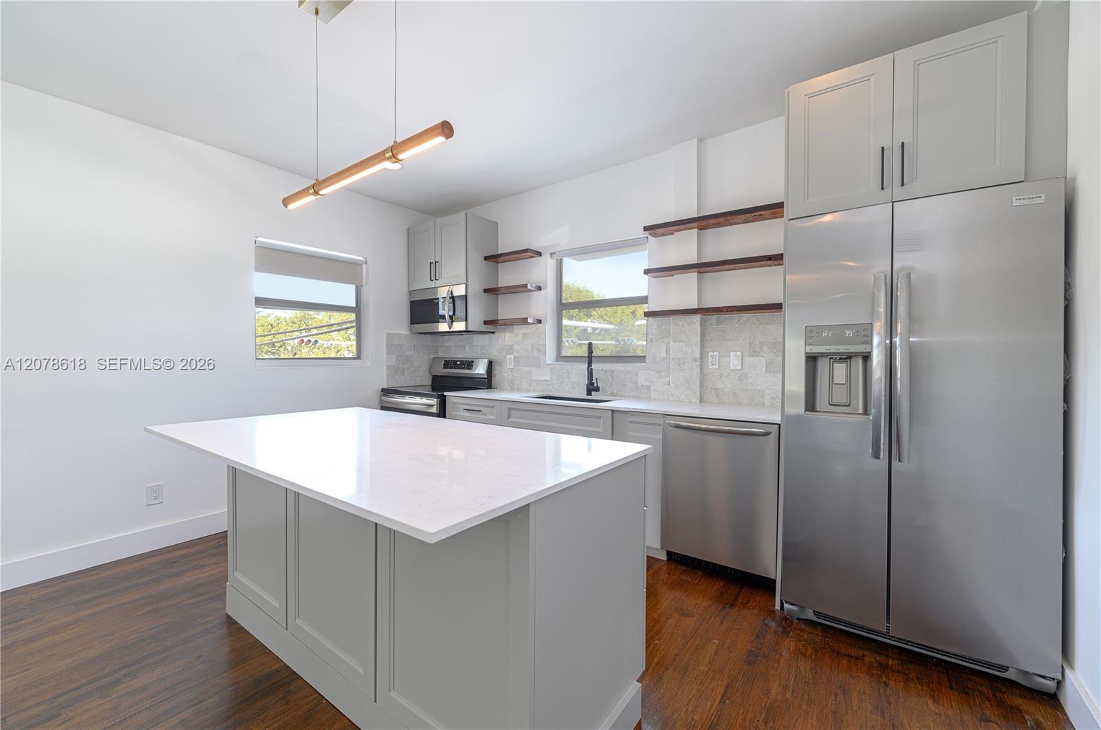 557 Meridian Ave # B, Miami Beach FL 33139