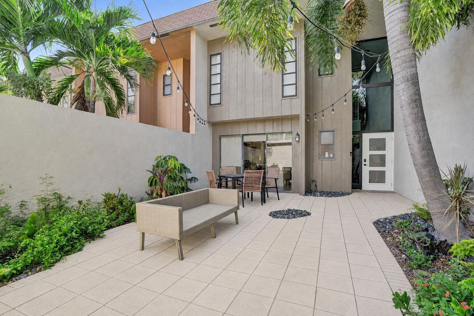4799 NW 9TH Avenue, Deerfield Beach FL 33064
