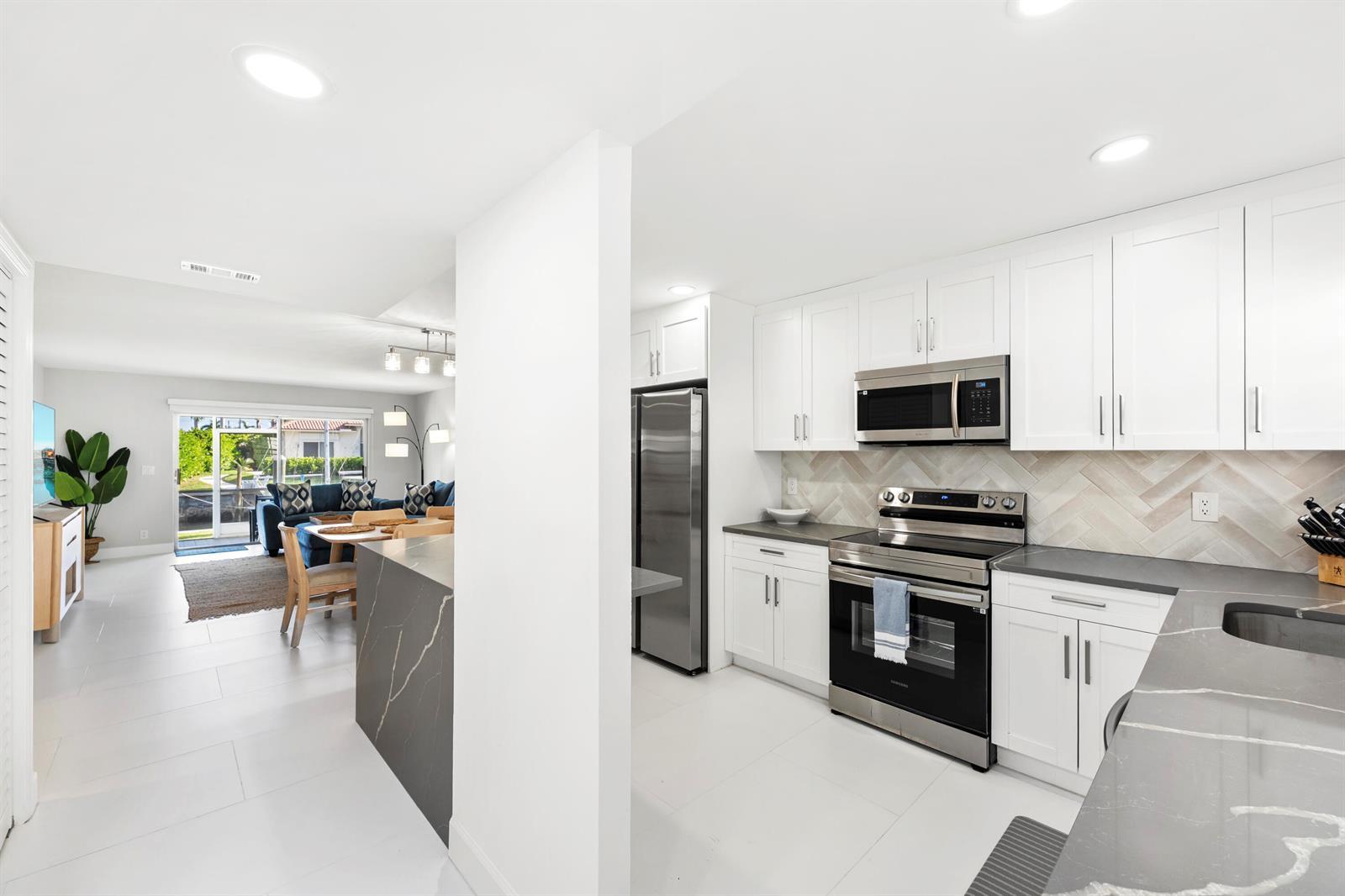 1030 SUGAR SANDS Boulevard # 167, Singer Island FL 33404