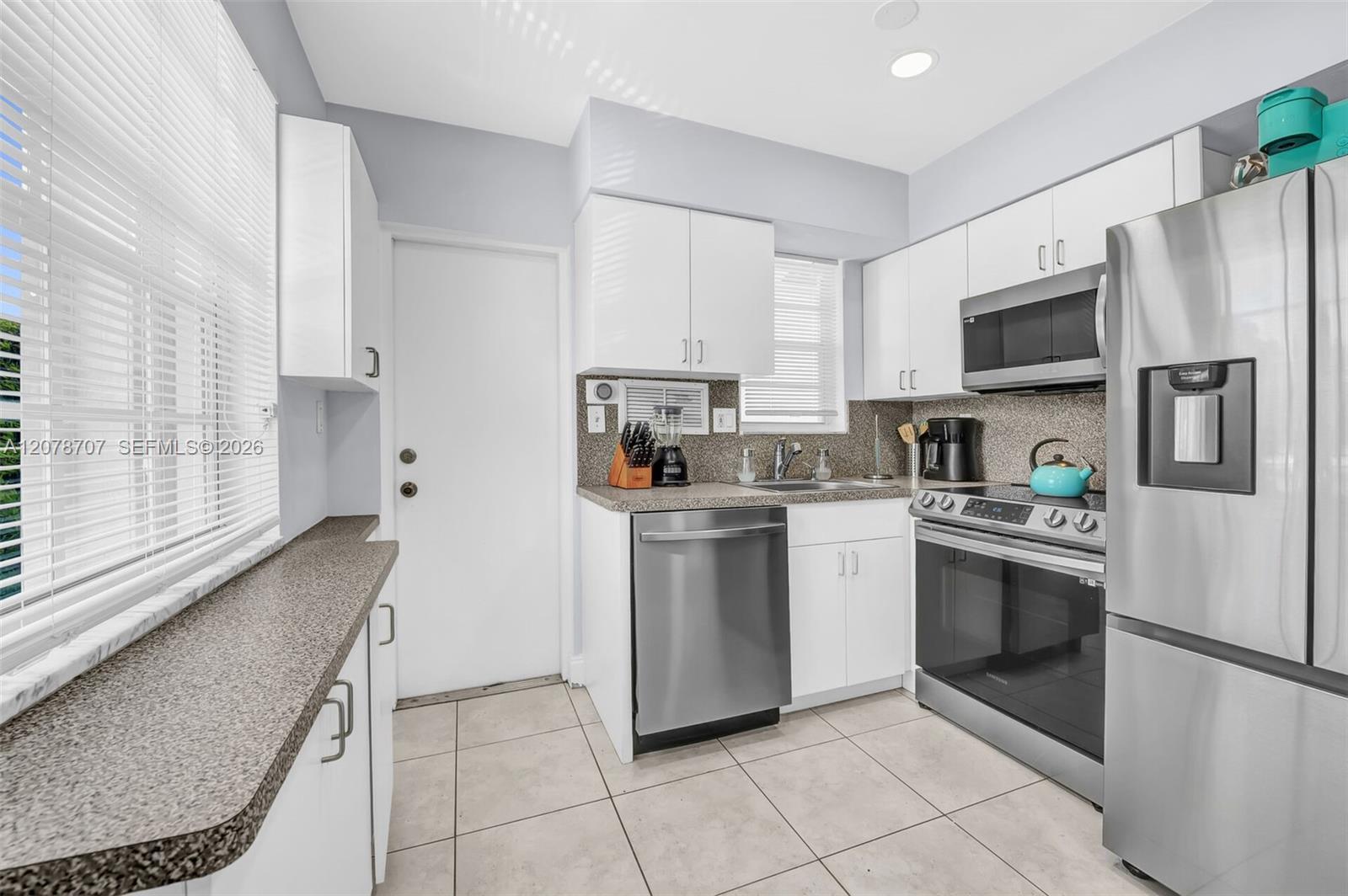 2160 NE 56th St # 1, Fort Lauderdale FL 33308
