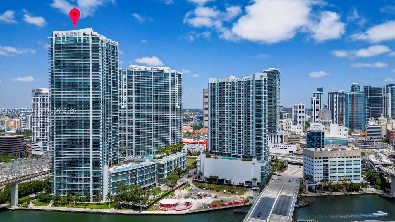 92 SW 3rd St # 1403, Miami FL 33130