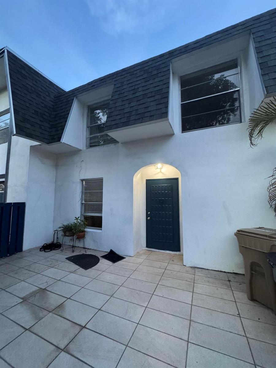 3904 SW 67th Way, Davie FL 33314