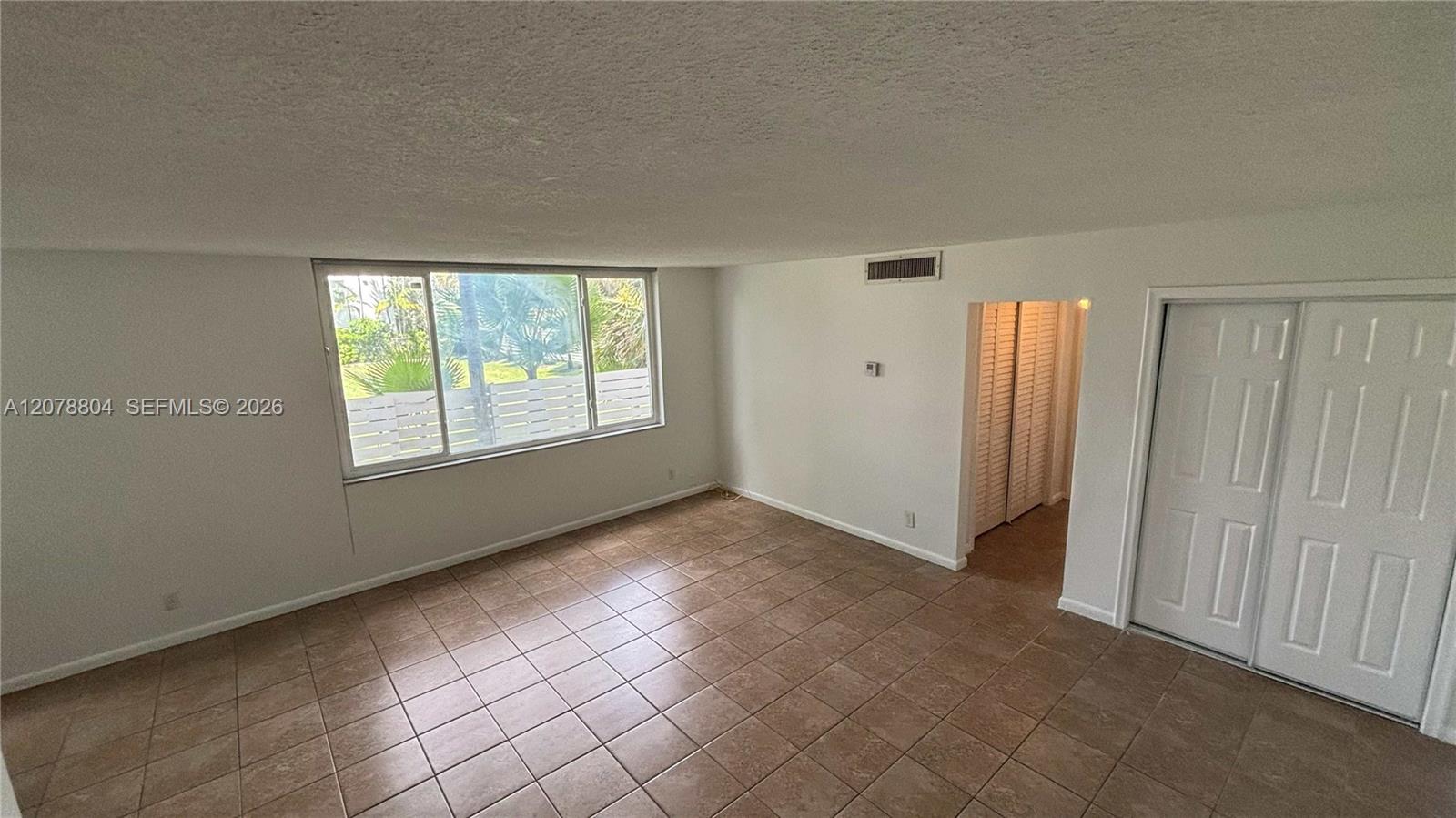 3257 NE 13th St # 101, Pompano Beach FL 33062
