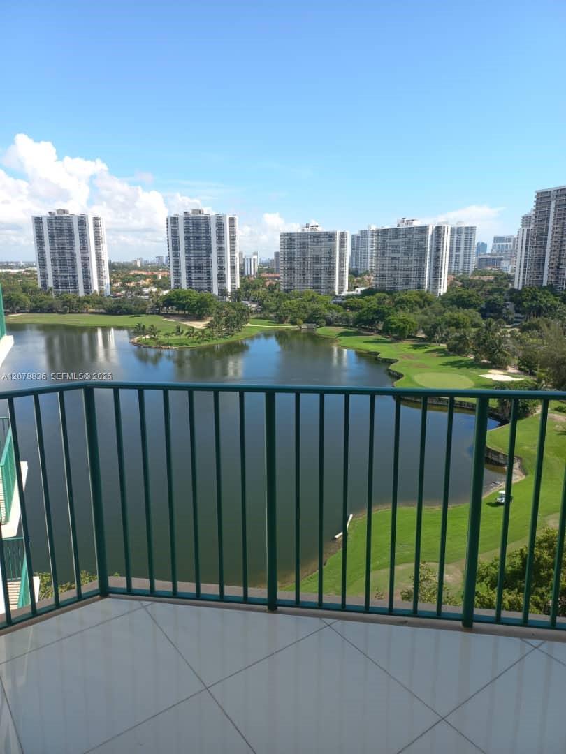 20000 E Country Club Dr # 1212, Aventura FL 33180