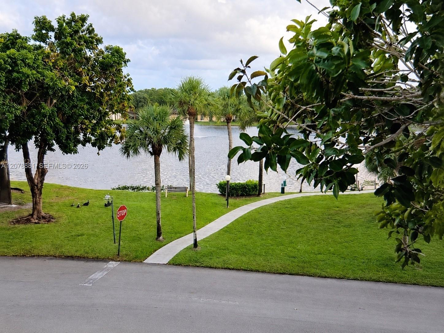 301 Cambridge Rd # 306, Hollywood FL 33024