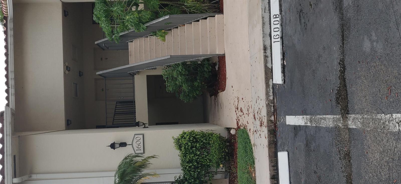1600 Balfour Point Drive # F, West Palm Beach FL 33411