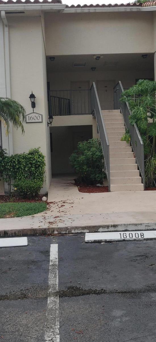 1600 BALFOUR POINT Drive # F, West Palm Beach FL 33411