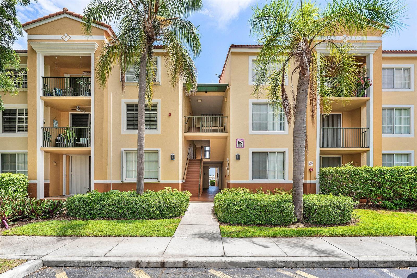 167 Yacht Club Way # 205, Hypoluxo FL 33462