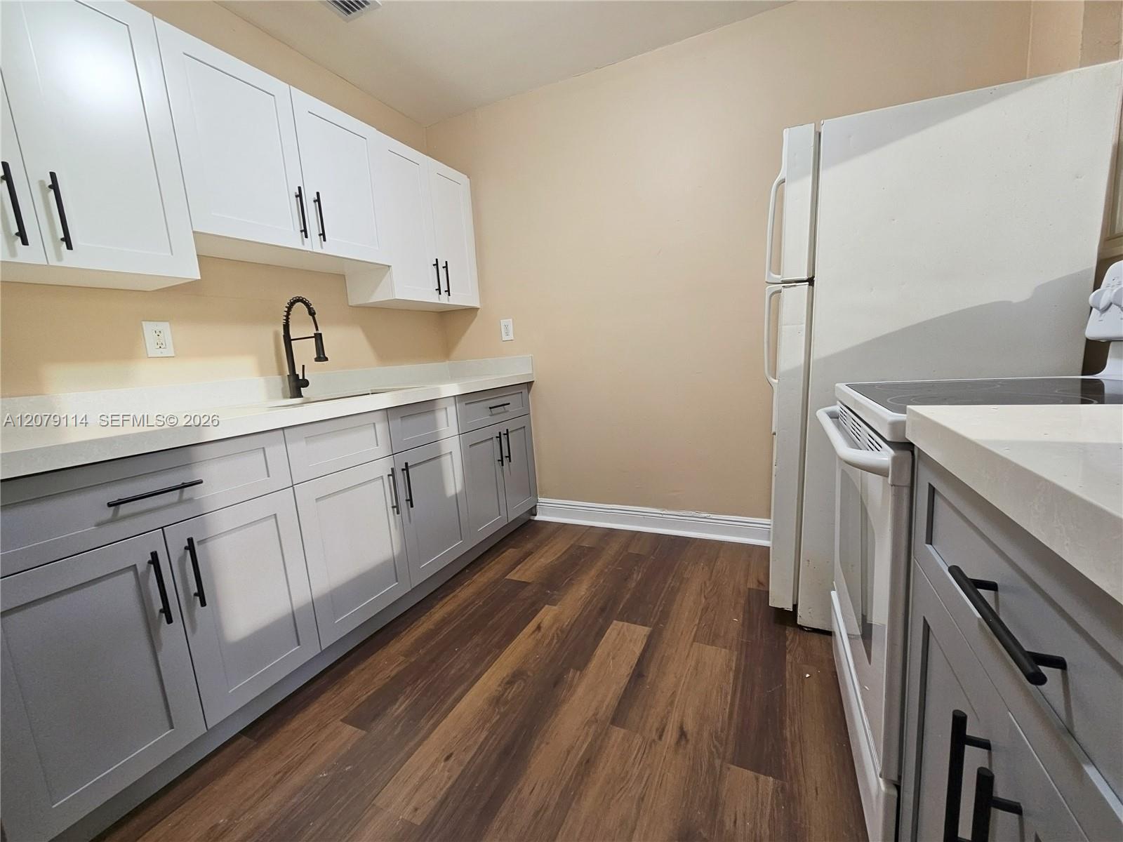 2010 NW 70th St, Miami FL 33147