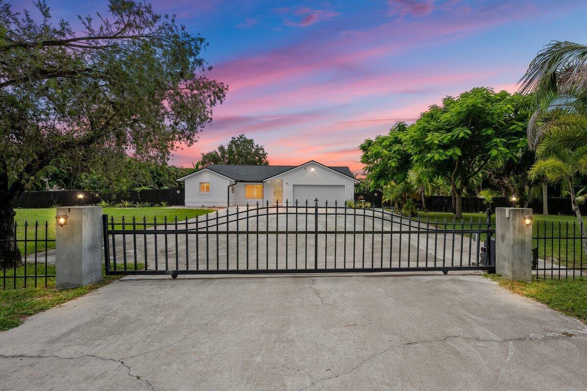 17120 42ND Road N, FL 33470