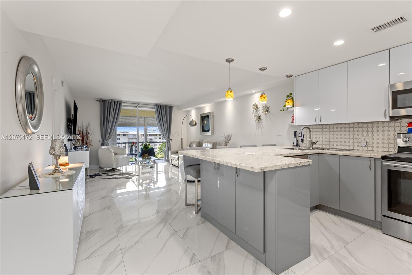 2855 Leonard Dr # H605, Aventura FL 33160
